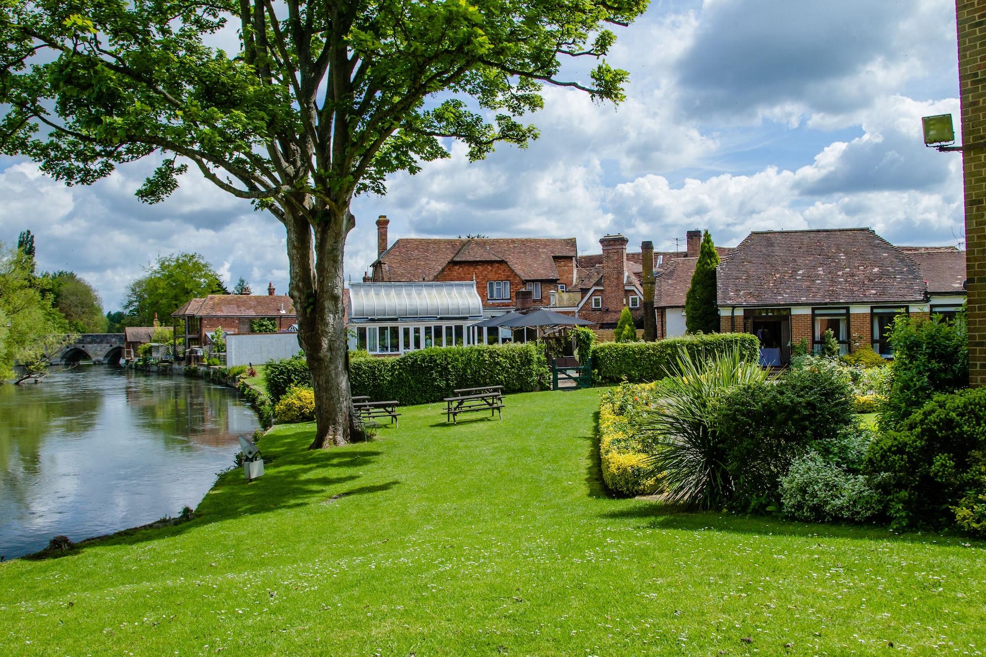 The Legacy Rose & Crown Hotel Salisbury Bagian luar foto